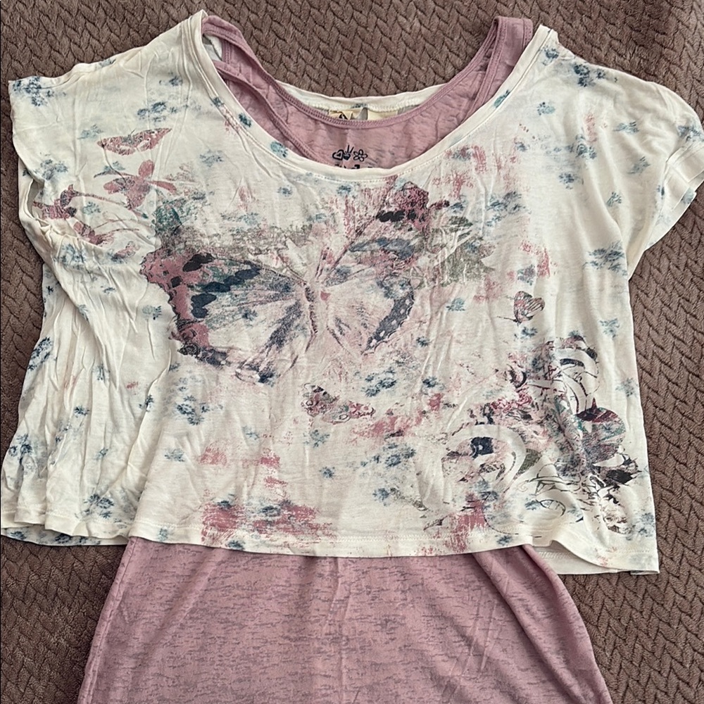 Junior’s Mudd Pink and Cream Layered Tops size medium can be worn separately
